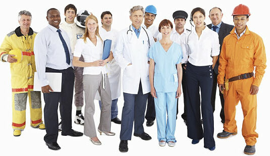 Cómo abrir un negocio de producción de uniformes profesionales