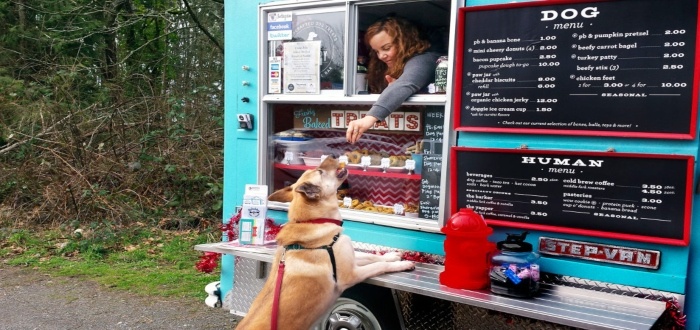 Camión de comida para perros
