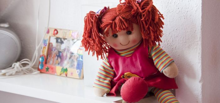 Muñeca de cabello rojo
