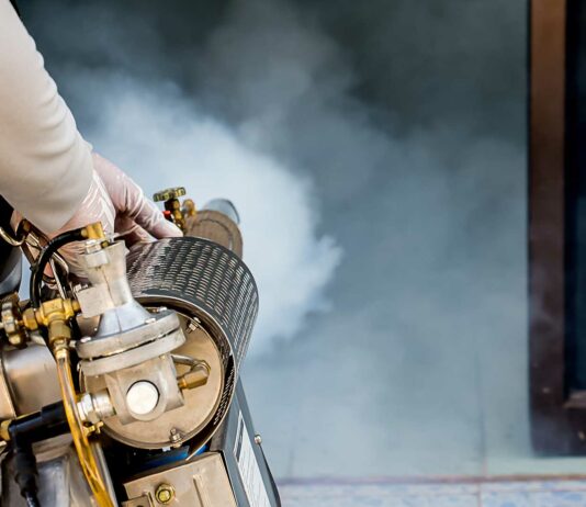 Cómo hacer una empresa de fumigación y control de plagas en 12 pasos personal-de-empresa-de-fumigación-y-control-de-plagas