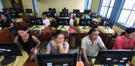 Cómo iniciar una escuela de computación e informática