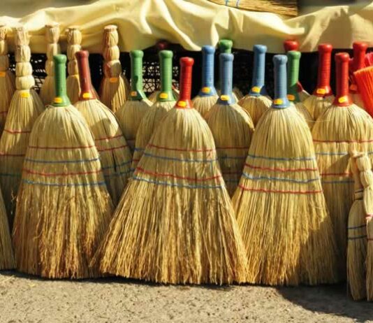 Cómo montar una fábrica de escobas