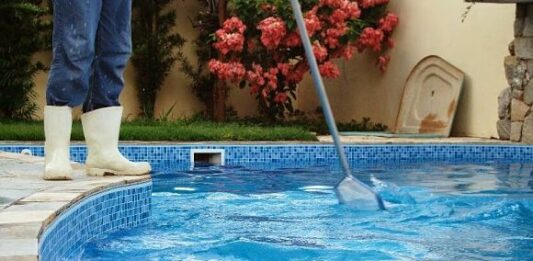 Cómo emprender un servicio de mantenimiento de piscinas