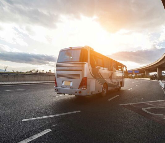 Montar una empresa de transporte | ¿Servicios de pasajeros, carga o frigorífico? Cómo montar empresa de transporte - Guía para emprender