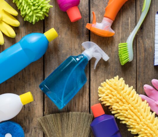 Cómo montar una empresa de limpieza | Pasos y consejos para triunfar herramientas de limpieza