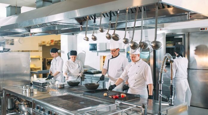 Cómo montar una cocina fantasma sin que el ayuntamiento lo bloquee dark kitchen