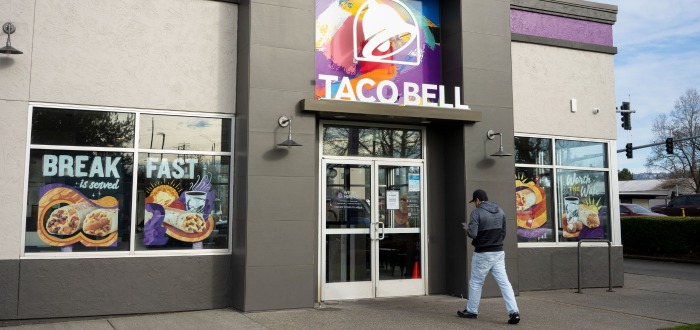 Local de Taco Bell una de las franquicias de tacos más reconocidas
