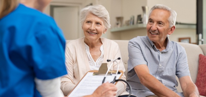 Asistencia y cuidado de adultos mayores una de las ideas de negocios en enfermería