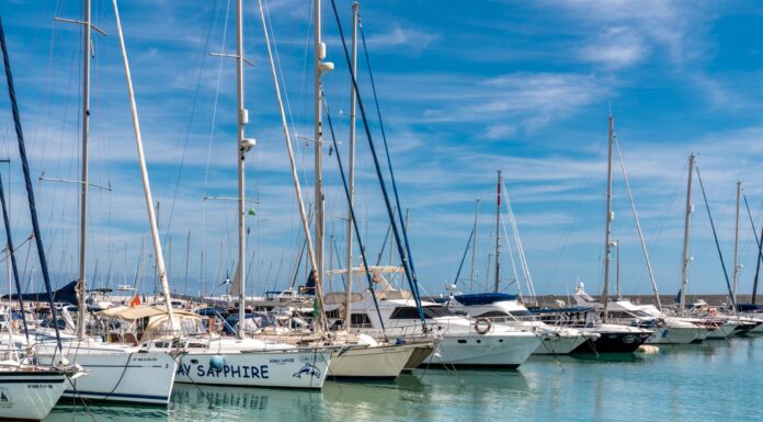 Cómo empezar un negocio de limpieza de barcos | 10 pasos para lograrlo 10 pasos para abrir negocio de limpieza de barcos