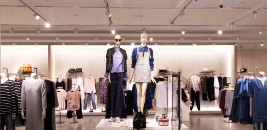 10 franquicias de ropa en Colombia | El éxito en una prenda de vestir Franquicias de ropa en Colombia ¿Cuáles son?