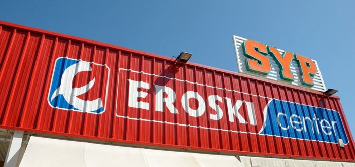 Letrero de una entrada a tienda de Eroski