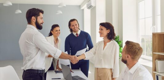 Lujo casino: vestir para impresionar y ganar 8 estrategias de marketing para iniciar un negocio