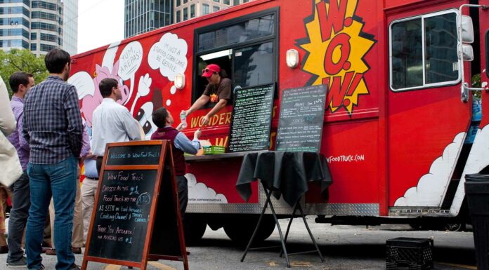 «Food truck» | Cómo emprender con los restaurantes sobre ruedas camión-de-comida-rápida