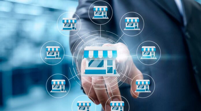 Cómo adquirir una franquicia | Guía 2020 para comprar la tuya mano presionando la representación de una franquicia máster que está conectada con otras franquicias