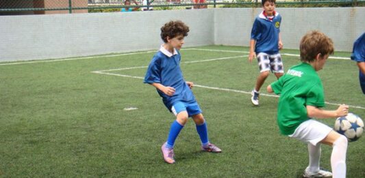 Cómo abrir una escuela de fútbol para niños