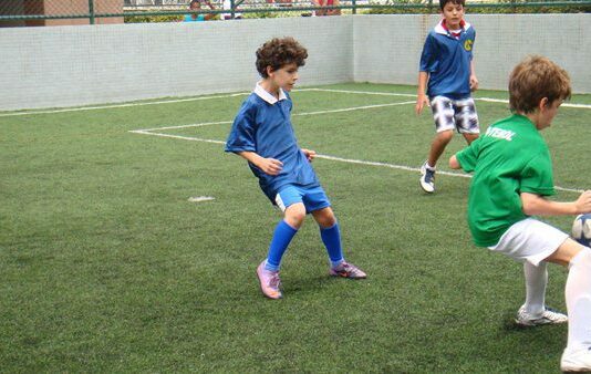 Cómo abrir una escuela de fútbol para niños