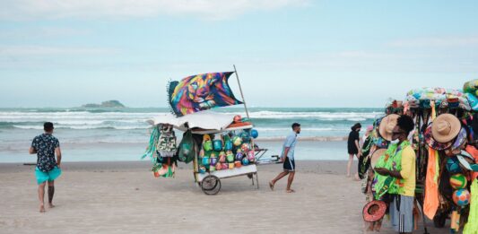20 cosas que más se venden en la playa | Genera ingresos en verano cosas para vender en la playa