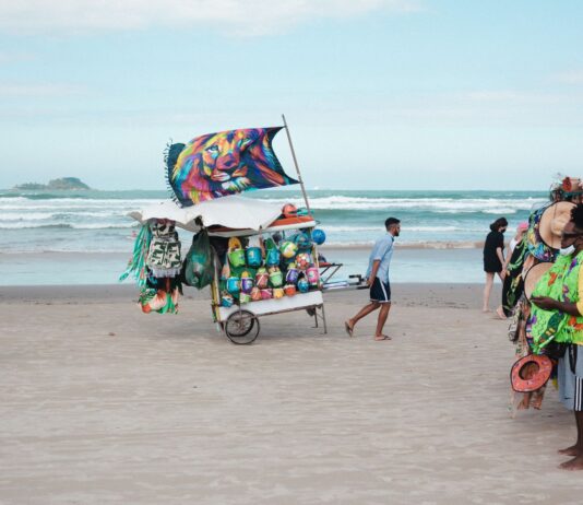 20 cosas que más se venden en la playa | Genera ingresos en verano cosas para vender en la playa