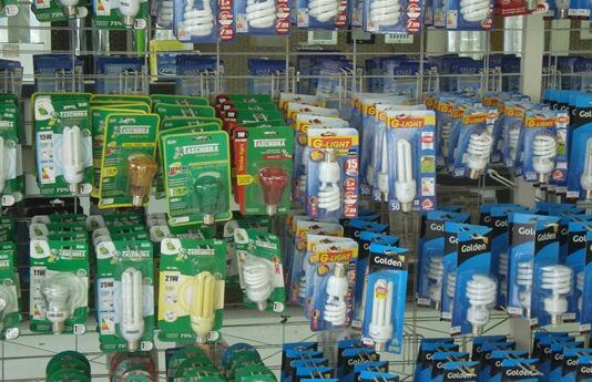 Cómo abrir una tienda de materiales eléctricos