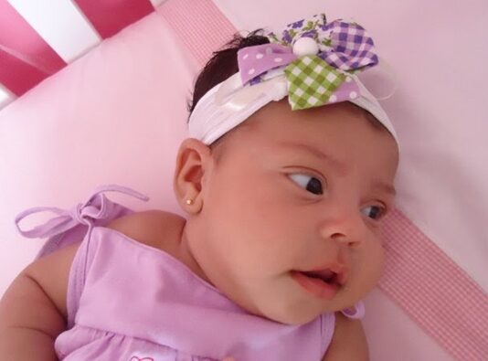 Cómo hacer tiaras de bebés para vender