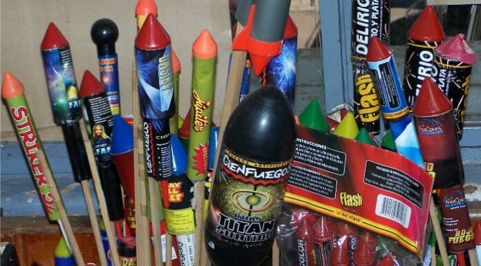 Cómo abrir una fábrica de fuegos artificiales