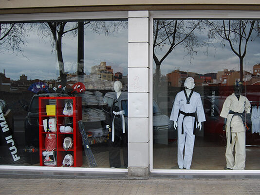 Cómo iniciar una tienda de artículos para luchas y artes marciales