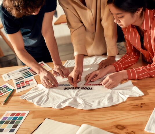 ¿Vender camisetas es rentable? | 10 ideas de negocio innovadoras Vender camisas es rentable