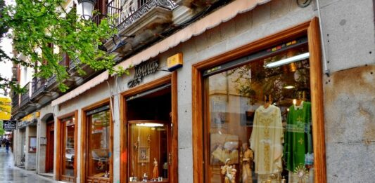 Cómo montar una tienda de artículos religiosos