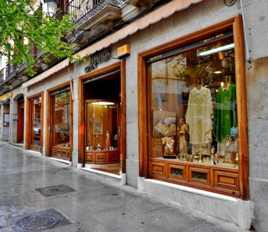 Cómo montar una tienda de artículos religiosos