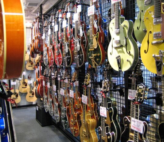 Cómo montar una tienda de guitarras