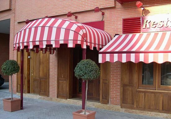 Cómo iniciar una fábrica de toldos o cubiertas de lona