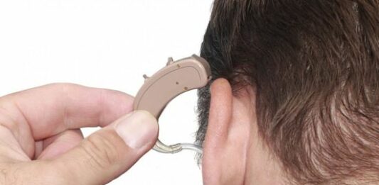 Cómo montar una tienda de aparatos auditivos