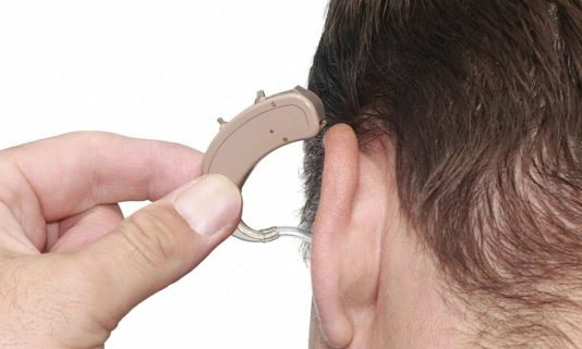 Cómo montar una tienda de aparatos auditivos