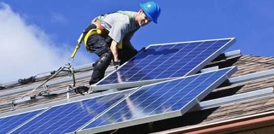 8 ideas de negocio con paneles solares que puedes emprender