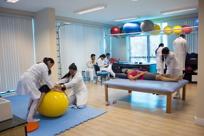 Cómo abrir un centro de fisioterapia: ¡guía paso a paso!