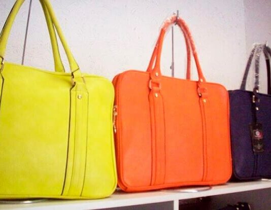 Cómo montar una fábrica de bolsos: ¡guía paso a paso!