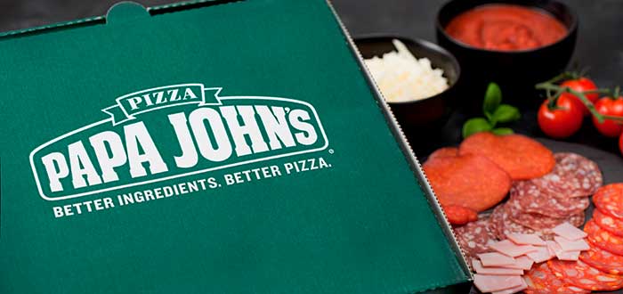 caja de pizza de Papa Johns con ingredientes atrás