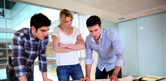 Profesiones que faltan en Europa: cuáles son los profesionales más buscados