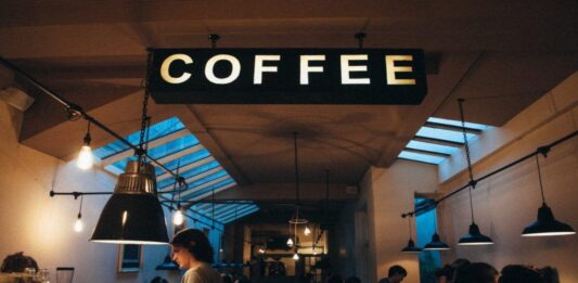 10 modelos de cafeterías que puedes implementar | ¡Toma nota! Modelos de Cafeterías