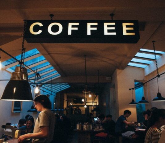 10 modelos de cafeterías que puedes implementar | ¡Toma nota! Modelos de Cafeterías