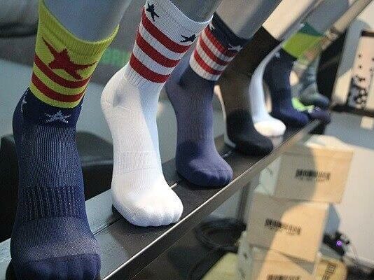 Cómo emprender una fábrica de medias o calcetines