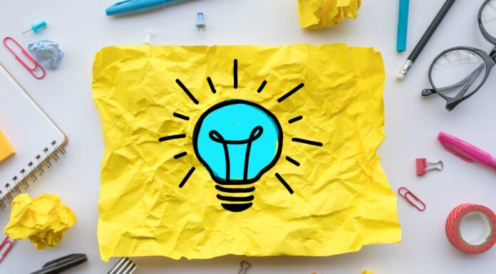 100 ideas de negocios | Selección 2021 de emprendimientos rentables bombillo-simulando-creacion-ideas-de-negocios