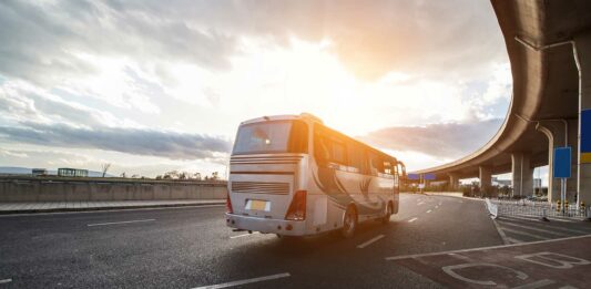 Montar una empresa de transporte | ¿Servicios de pasajeros, carga o frigorífico? Cómo montar empresa de transporte - Guía para emprender