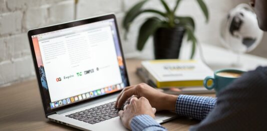 Email Marketing y SMS Marketing: qué son y cuáles son sus ventajas Email Marketing y SMS Marketing: qué son y cuáles son sus ventajas