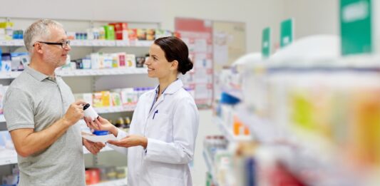 Franquicias de farmacias | 6 negocios para invertir Invertir en franquicias de farmacias te ofrece la posibilidad de aumentar tu rentabilidad.