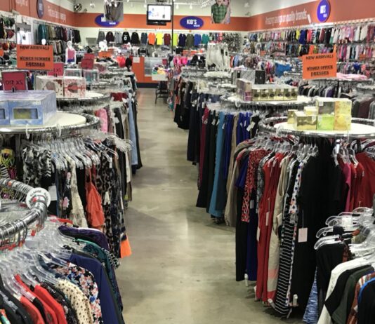 Cómo iniciar un negocio de ropa usada | Guía para darle una segunda oportunidad a la percha Cómo iniciar un negocio de ropa usada siguiendo 8 pasos