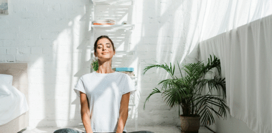 ¿Qué se debe considerar en el servicio de yoga a domicilio?