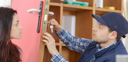 Consejos para elegir una empresa de cerrajería en Alicante como elegir el mejor cerrajero