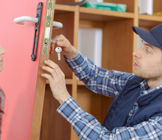 Consejos para elegir una empresa de cerrajería en Alicante como elegir el mejor cerrajero