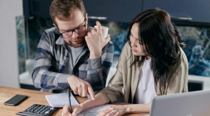 Todo lo que necesitas saber para escoger tu compañía eléctrica ahorrar en luz